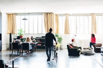 Le coworking intéresse les entreprises