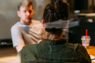 Le salaire est un facteur clé pour recruter de nouveaux salariés. Quelle politique salariale définir pour les motiver durablement ? Comment mettre en place le package salarial dans votre TPE ? Quelles bonnes pratiques suivre ?